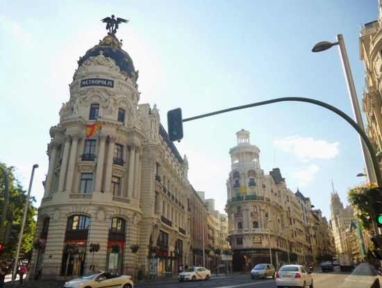 Mobiliario De Oficinas Moderno En Edificios Historicos De Madrid Solida Equipamiento Integral