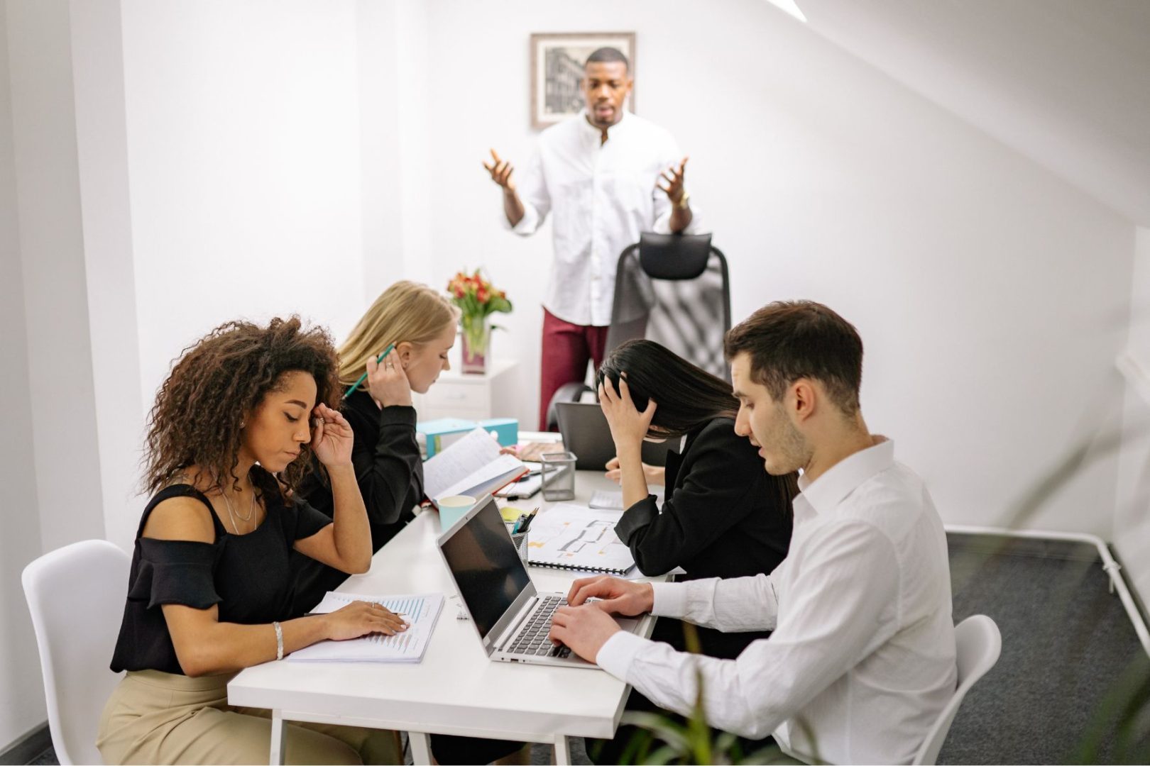 Burnout y productividad en la oficina, proyecto de renovación de espacio de trabajo